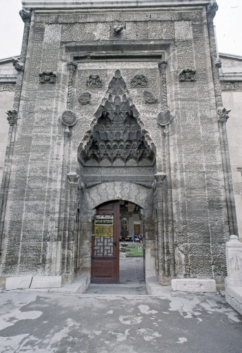 Burudžijos medresė Sivase – seldžiukų architektūros perlas