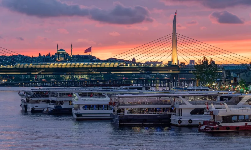 Die Haliç-Brücke in Istanbul – Ein Reiseführer zur Haliç Köprüsü