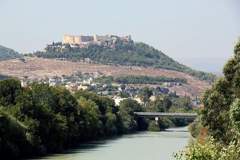 La forteresse de Kayseri (Kayseri Kalesi) — une citadelle en basalte