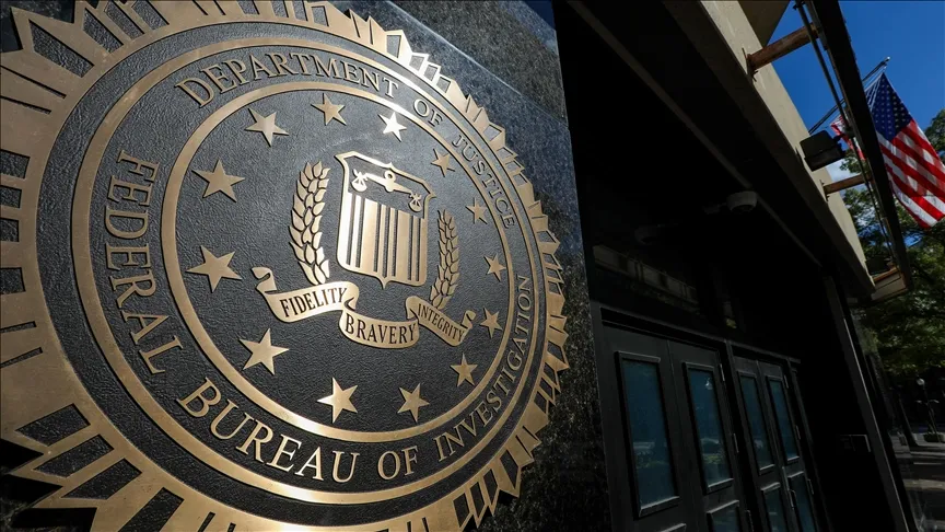 FBI: DNA na rukavici nalezené 3 km od Guthrieho domu se shoduje s DNA podezřelého.