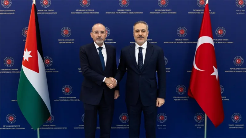 Minister Fidan erörterte die Lage in Palästina mit dem jordanischen Außenminister al-Safedi