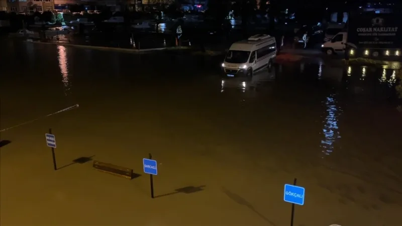Потокът Кепез преля заради дъжд в Чанаккале, дебитът на Саръчай се увеличи