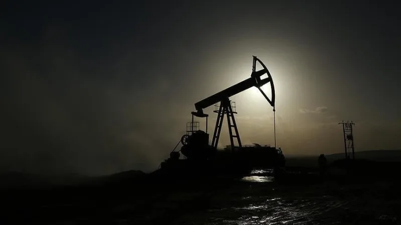 Po troch týždňoch vojny medzi USA, Izraelom a Iránom naďalej pretrvávajú výrazné výkyvy cien energií