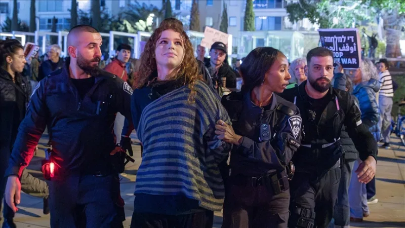Izraelská policie zasáhla proti protiválečné demonstraci v Tel Avivu