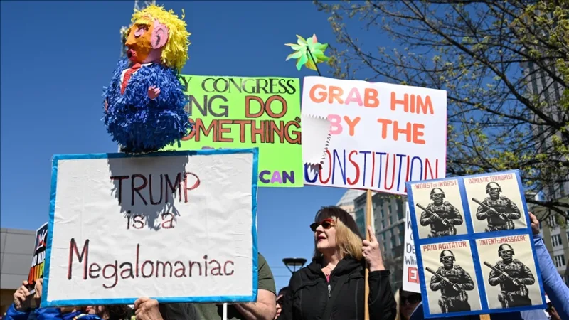 V USA se konala demonstrace „Ne králům“ proti Trumpově administrativě