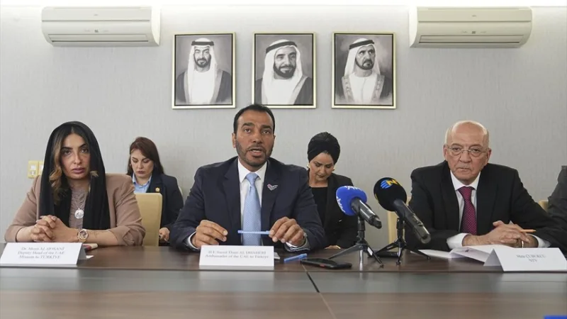 Według ambasadora Zjednoczonych Emiratów Arabskich w Ankarze, Zahiriego, ataki Iranu nie wpłynęły na zmianę priorytetów gospodarczych