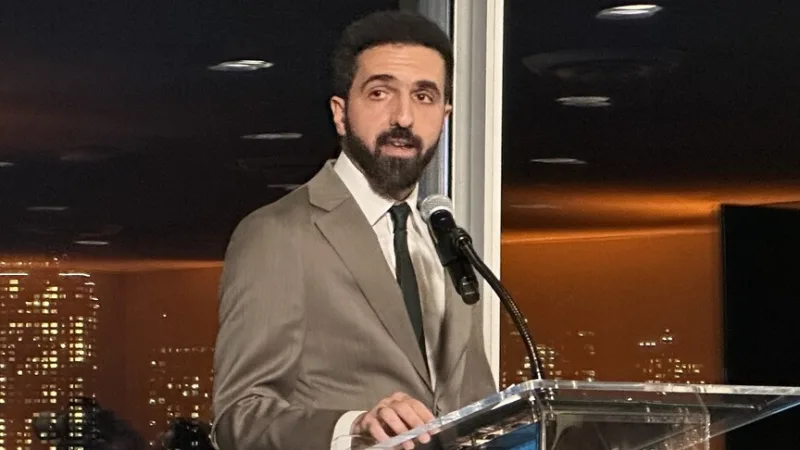 الممثل الدائم لسوريا لدى الأمم المتحدة أولابي يدعو إلى القبض على مرتكبي جرائم الحرب في عهد الأسد