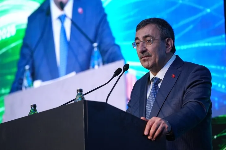Le vice-président Yılmaz : « Nous prévoyons une accélération des investissements dans l'utilisation du cloud computing et de l'intelligence artificielle dans le secteur public »